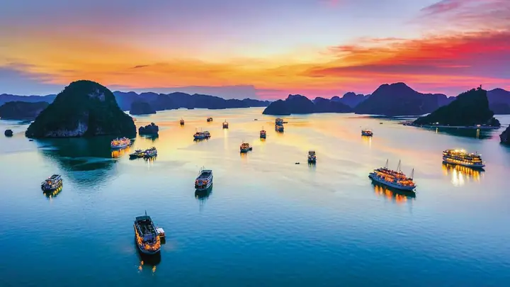 Vịnh Hạ Long - Vẻ Đẹp Kỳ Vĩ Làm Say Lòng Du Khách Muôn Phương ...