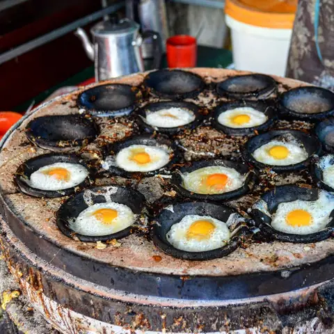 Bánh Căn Nhà Chung Được Chế Biến Như Thế Nào?