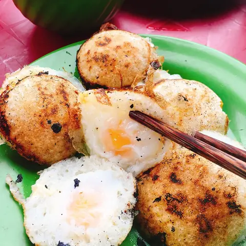 Thưởng Thức Bánh Căn Nhà Chung Đúng Điệu
