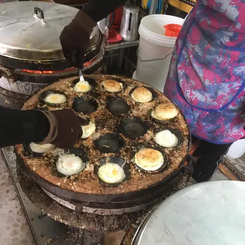 Bánh Căn Nhà Chung Được Chế Biến Như Thế Nào?