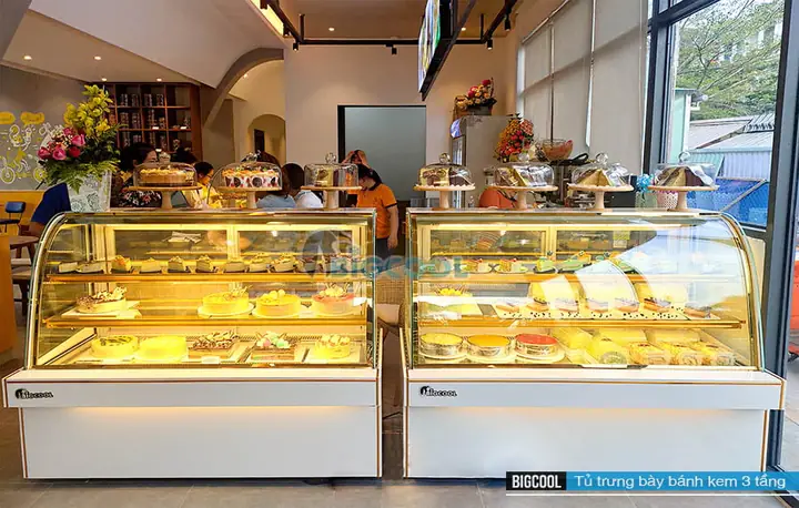 Tủ Trưng Bày Bánh Kính Cong 3 Tầng Kính Cong 1500mm