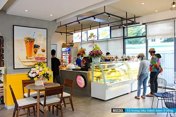 Tủ Trưng Bày Bánh Kính Cong 3 Tầng Kính Cong 1500mm