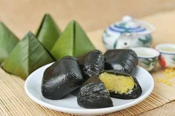 Bánh Ít Lá Gai Quảng Nam