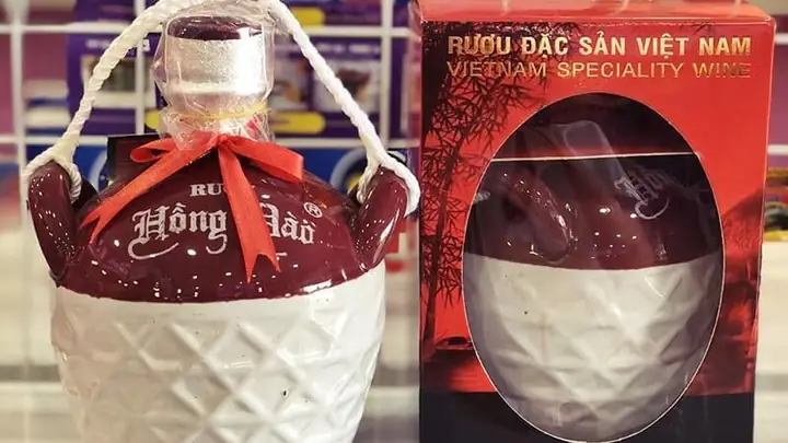 11. Rượu Hồng Đào Quảng Nam