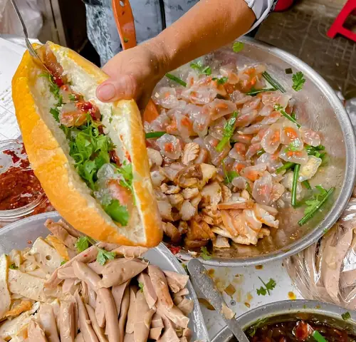 Bánh Mì Bột Lọc Đà Nẵng - Món Ăn Nổi Tiếng Được Du Khách Tấm Tắc Khen Ngon
