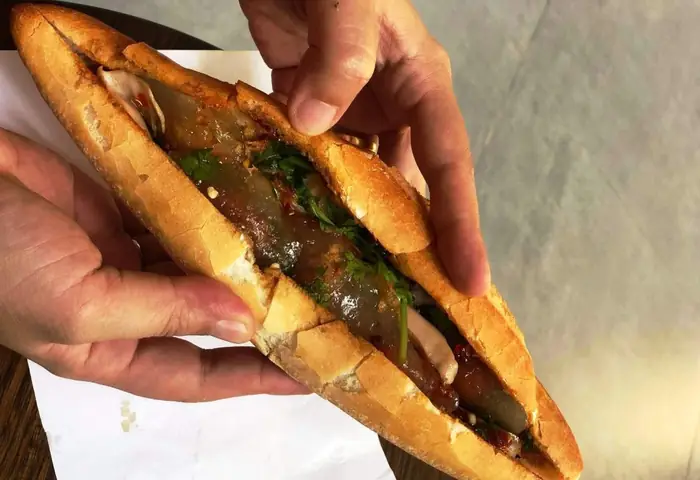 Bánh Mì Bột Lọc Đà Nẵng Ông Ích Khiêm Vừa Ngon Vừa Rẻ
