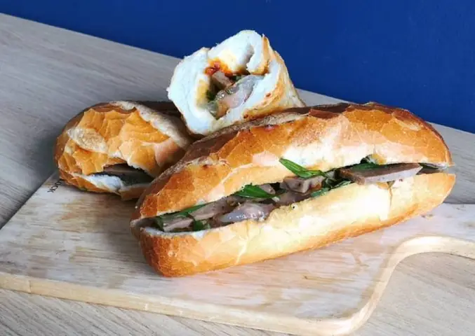1. Bánh Mì Bột Lọc Chợ Nam Ô