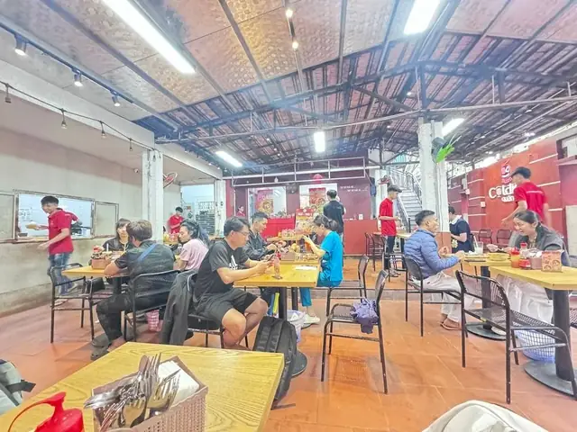 Dịch Vụ Và Không Gian Quán