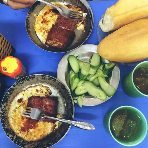 Bánh Mì Chảo 35 Thái Thịnh: Nơi Khởi Nguồn Hương Vị Lâu Đời Bánh Mì Chảo 35 Thái Thịnh: Nơi Khởi Nguồn Hương Vị Lâu Đời