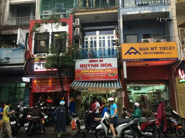 Banh Mi Hyunh Hoa