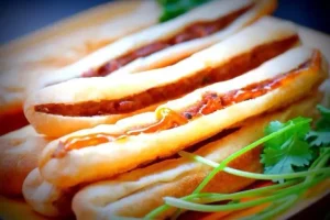 Top 5 Địa Chỉ Thưởng Thức Bánh Mì Cay Ngon, Bổ, Rẻ Tại Sài Gòn