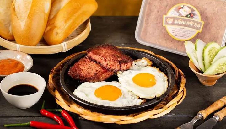 Quán Bánh Mì 35 Thái Thịnh “gây Sốt” Giới Food Reviewer