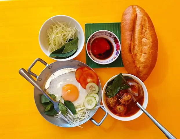 Bánh Mì Xíu Mại Chấm 79 Đà Lạt