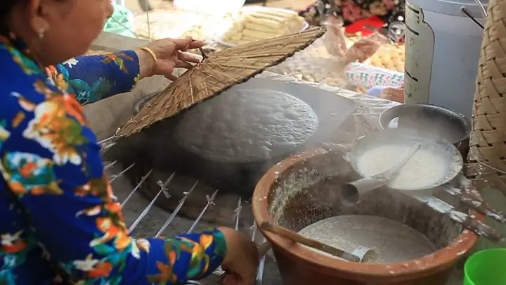Bánh Tráng Miền Nam: Mỏng Manh Và Tiện Dụng