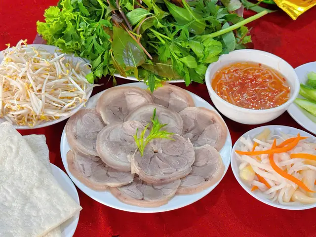 Bánh Tráng Phơi Sương Cuốn Thịt Luộc Bánh Tráng Phơi Sương Cuốn Thịt Luộc