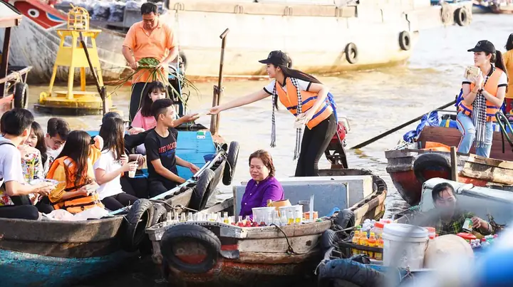 Chợ Nổi Cái Răng Cần Thơ – Lênh Đênh Văn Hóa Miền Sông Nước