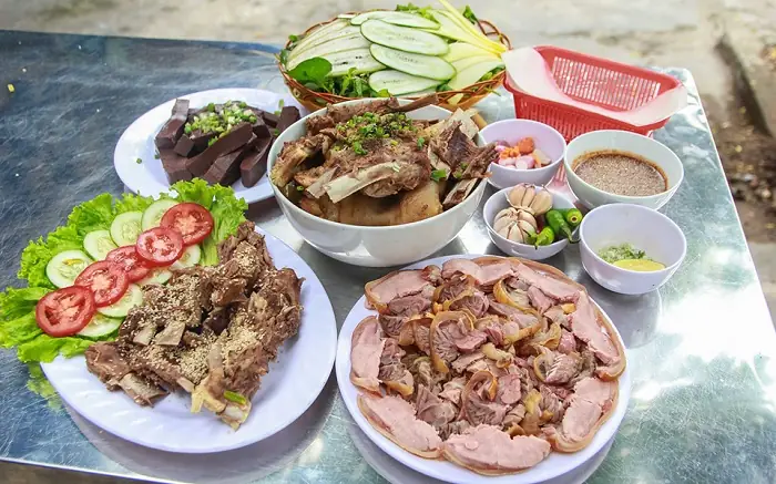 Lão Hạc - Quán Bê Thui Cầu Mống Tại Đà Nẵng Không Thể Bỏ Qua
