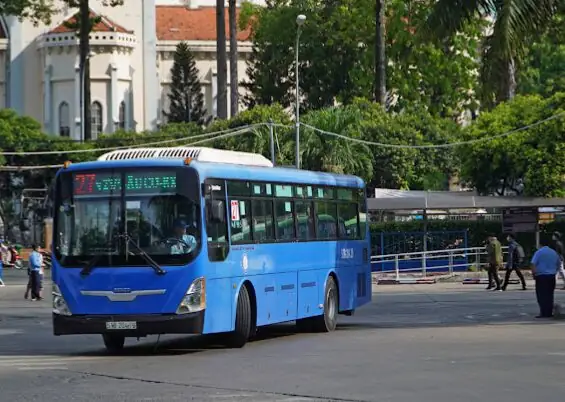 Cẩm Nang Đi Bến Xe Buýt Sài Gòn: Giờ Hoạt Động, Tuyến Đi, Lưu Ý Bến xe buýt Sài Gòn ở đâu dành cho khách du lịch lần đầu