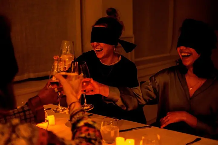 Noir . Dining In The Dark Saigon