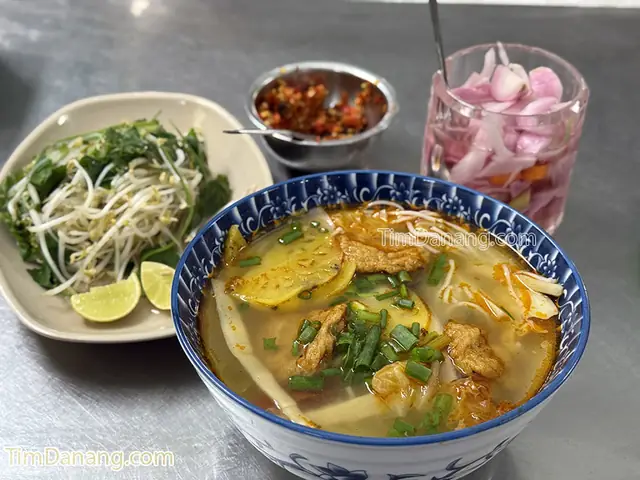 10+ Quán Bún Chả Cá Đà Nẵng Ngon Nhất, Luôn Đông Khách