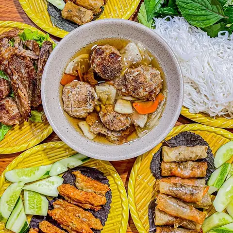14. Đệ Nhất Quán – Bún Chả Ngon Đúng Điệu Hà Nội 14. Đệ Nhất Quán – Bún Chả Ngon Đúng Điệu Hà Nội