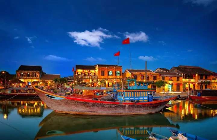 Da Lat To Hoi An Bus, Flight $21 | Standard Vip & More