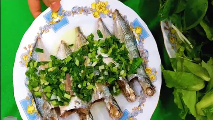 Cá Bạc Má Hấp Cuốn Bánh Tráng
