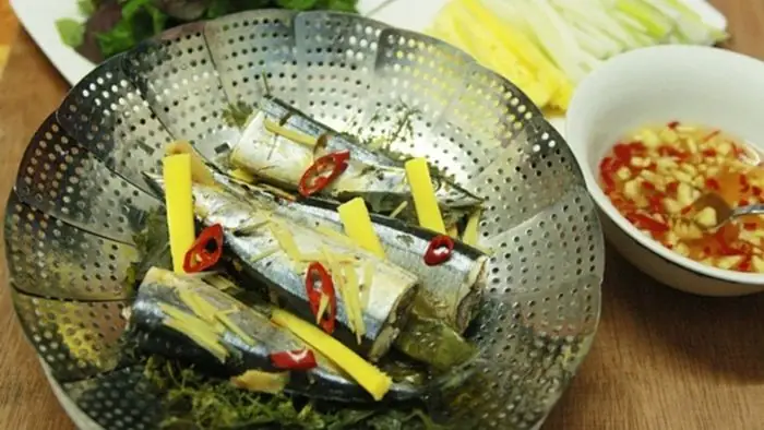 Cá Bạc Má Hấp Cuốn Bánh Tráng