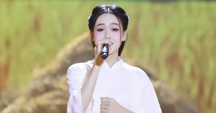 Cô Gái Trẻ Bị Ngọc Sơn, Tố My Nhắc Nhở Khi Hát 'thương Lắm Mình Ơi'
