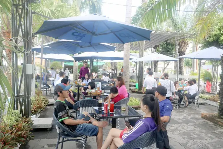 Khai Trương Khu Cà Phê Hồ Bơi Ông Đề - Báo Cần Thơ Online