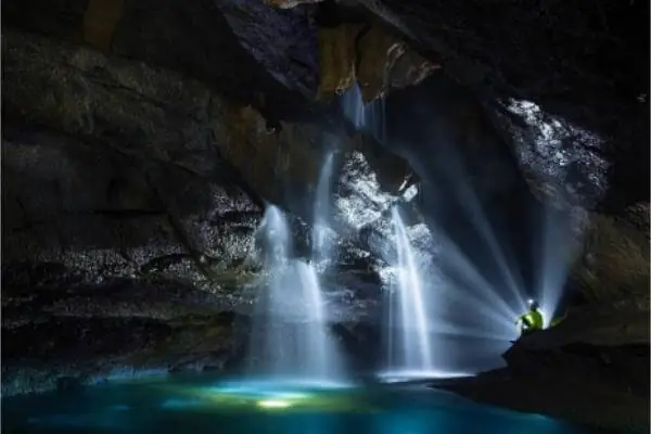 Hang Va - Một Trong Những Hang Động Đẹp Nhất Thế Giới Hang Va - Một Trong Những Hang Động Đẹp Nhất Thế Giới