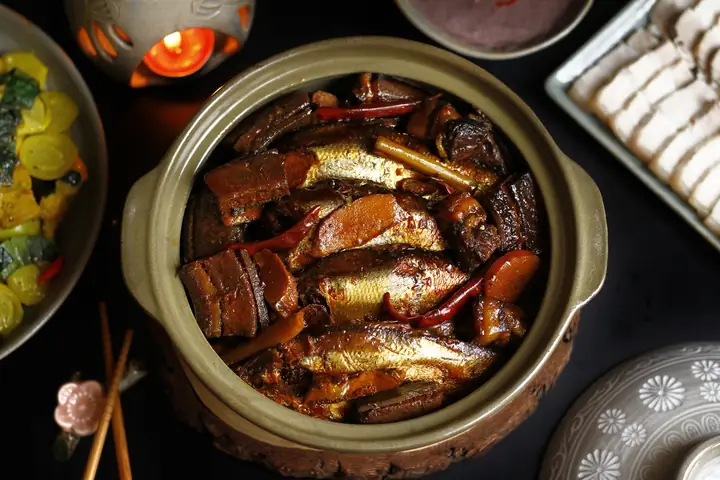 Cách Làm Cá Mòi Kho Chuối - Đặc Sản Kiến Thụy, Hải Phòng