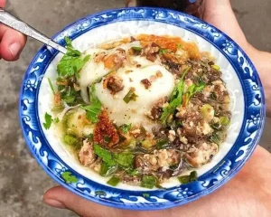 Bánh Đúc Nóng Hổi: Ấm Bụng Ngày Se Lạnh