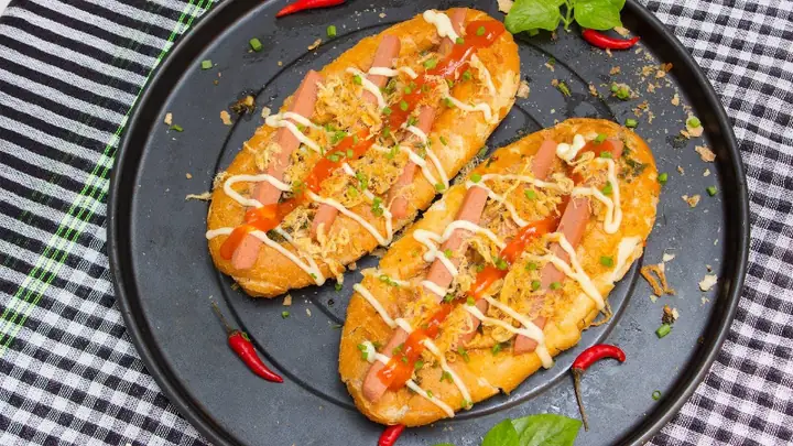Trình Bày Thành Phẩm Bánh Mì Áp Chảo Muối Ớt