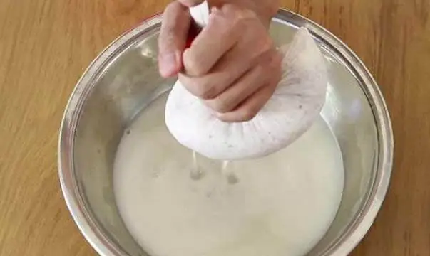 Cách Làm Nước Cốt Dừa Ngon Ăn Cùng Chè Thái Cách Làm Nước Cốt Dừa Ngon Ăn Cùng Chè Thái