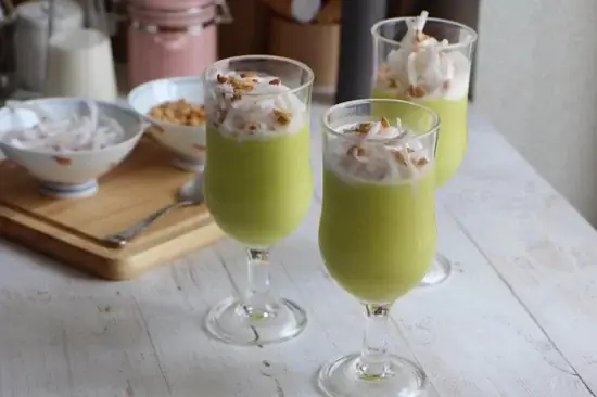 Bước 3: Hoàn Thành Món Kem Bơ