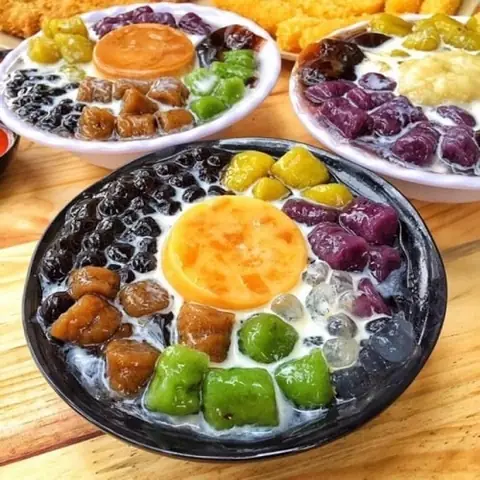Cách Nấu Chè Khoai Dẻo Thập Cẩm Cùng Bánh Flan