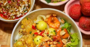 Cách Làm Món Mì Quảng Gà Tôm Trứng Của Nguyễn Hoàng Yến ...