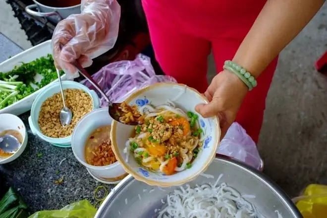 Tìm Hiểu Về Món Mì Quảng Phú Chiêm