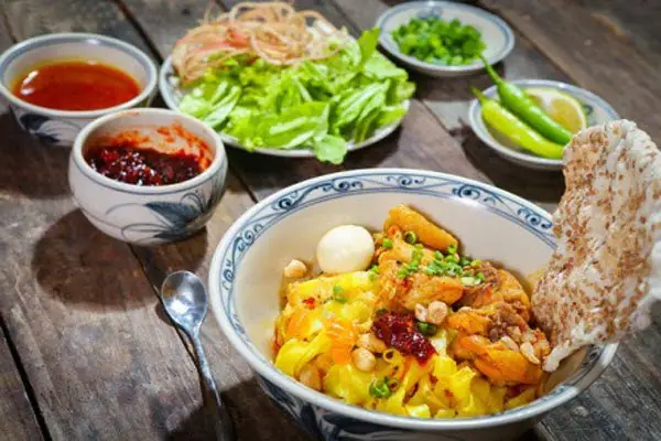 Cách Nấu Mì Quảng Tôm Thịt Nước Dùng Đậm Đà Ai Ăn Cũng Mê