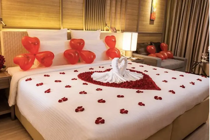 Tại Sao Khách Sạn Thường Check-in Lúc 14h00 Và Check-out Lúc 12h00 Trưa?