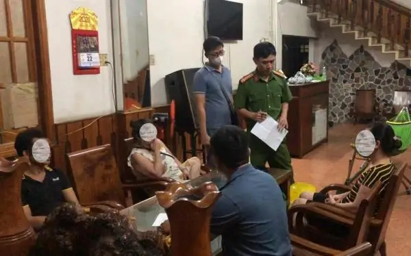 Triệt Xóa Nhiều “ổ” Mại Dâm Trên Cung Đường “sung Sướng” Ở Tp ...