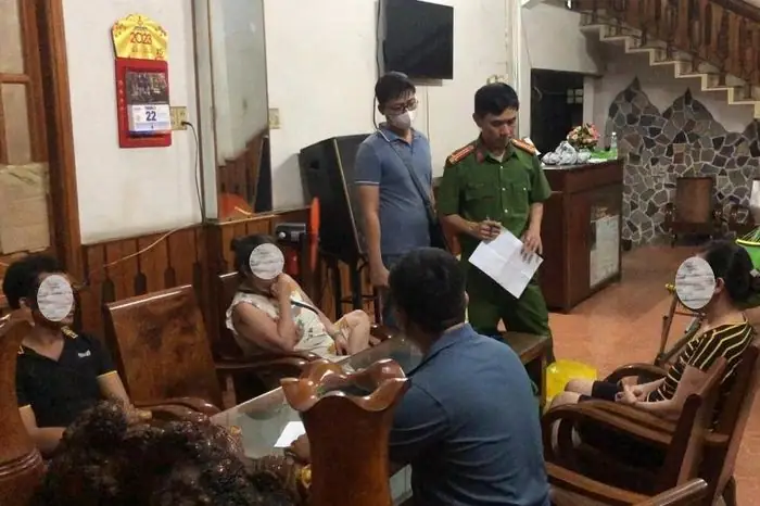 Triệt Xóa Nhiều 'ổ' Mại Dâm Trên Cung Đường 'sung Sướng' Ở Tp Quy ...