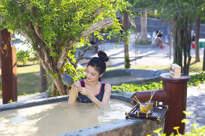Tắm Bùn Hòn Tằm
