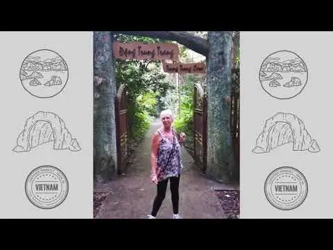 Vietnam: Trung Trang Cave - Cat Ba Island