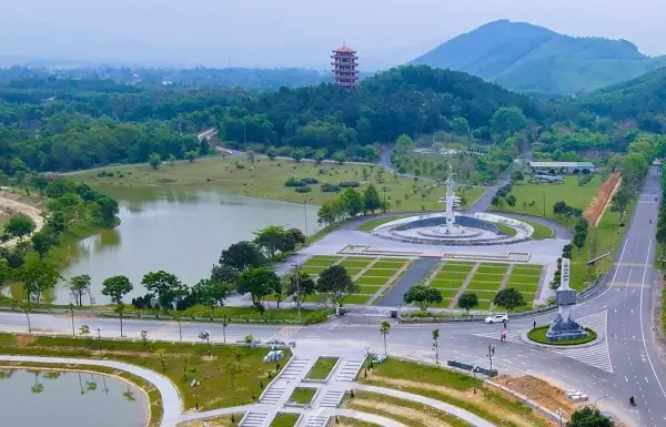 Về Đồng Lộc Nghe Gió Kể Chuyện Xưa...