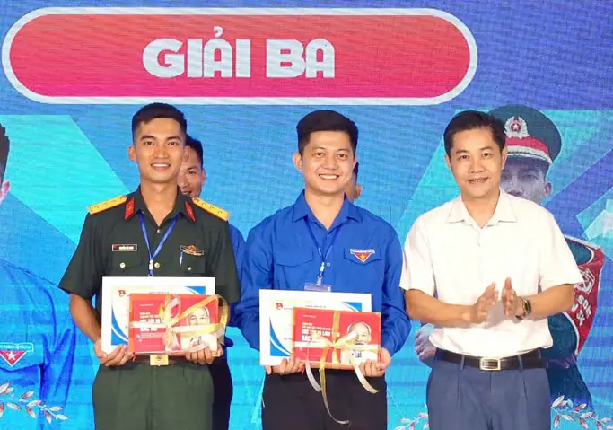 Xây Dựng Đoànđtn: Ban Tổ Chức Hội Thi Báo Cáo Viên, Tuyên Truyền Viên Giỏi Cấp Tỉnh Năm 2024 Đã Trao 1 Giải Nhất, 1 Giải Nhì, 2 Giải Ba Và 6 Giải Khuyến Khích.