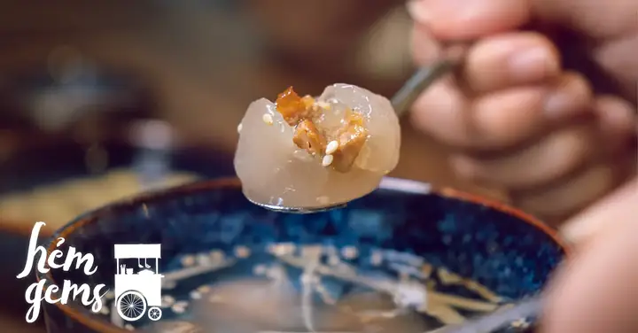 Hẻm Gems: Chè Bột Lọc Heo Quay Ở Sài Gòn Liệu Có Ngon Như Ở ...