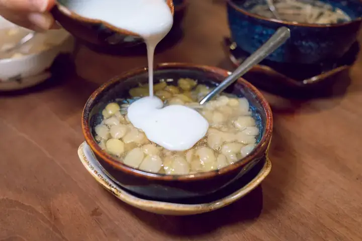 Chè Heo Quay Ở Sài Gòn: Hương Vị Đặc Biệt Từ Miền Trung - Eb5 ...