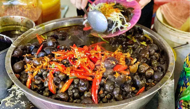 Ốc Hút Chua Cay - Món Ngon Định Phải Thử Khi Đến Chợ Bắc Mỹ An Đà Nẵng